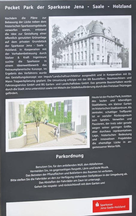 Informationstafel in einem Pocket-Park im Stadtzentrum von Jena. Foto &copy; Svenja Hoffmann